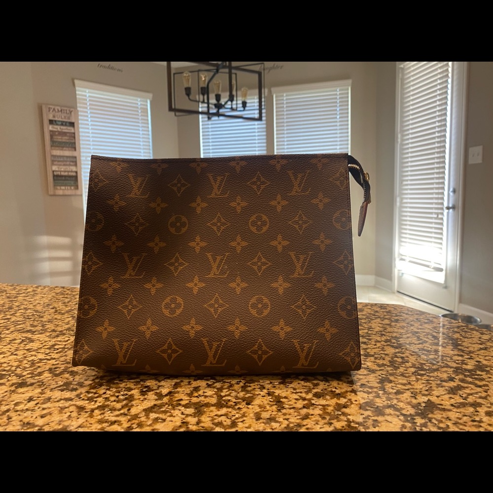 ROUND BAG PRICE $800 SQUARE PRICE $500 - Picture 4 of 5